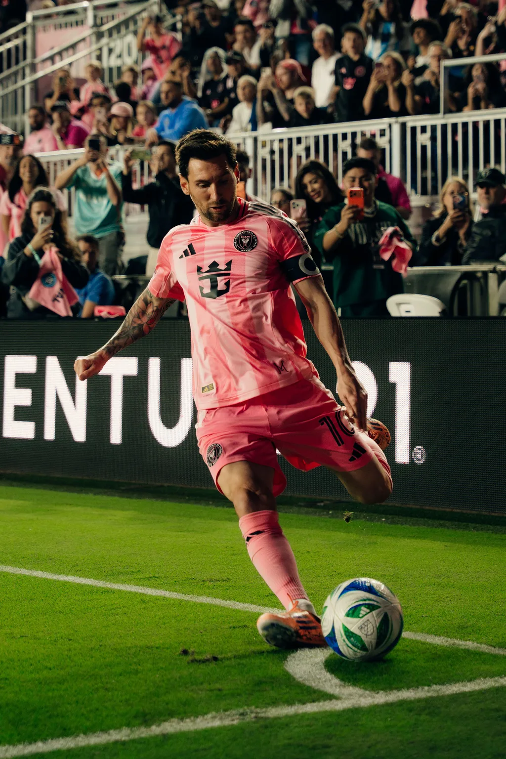 Lionel Messi taking a corner