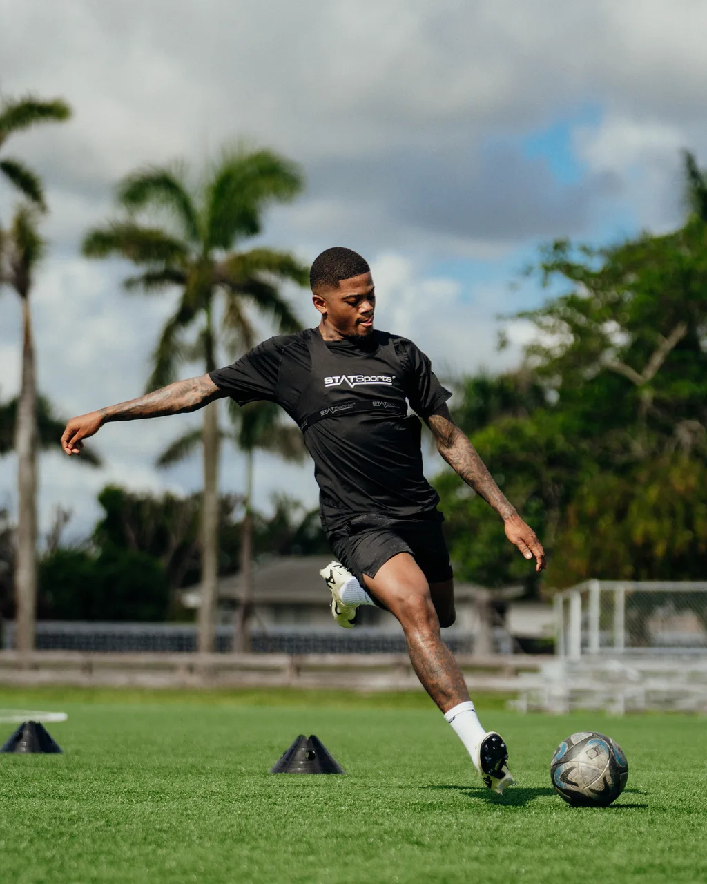 Leon Bailey - photograph 3 of 13