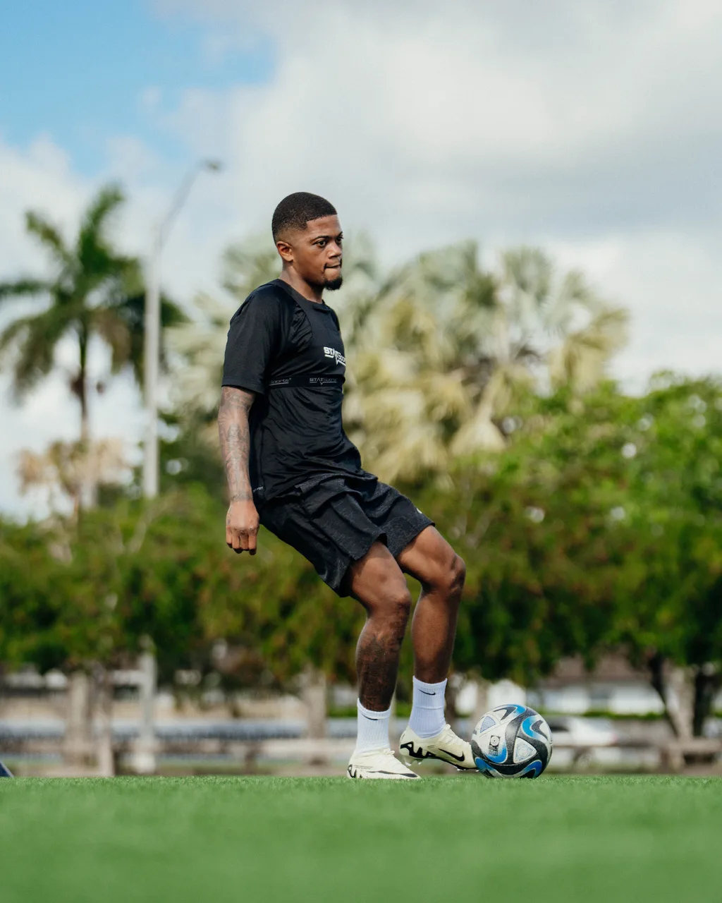 Leon Bailey - photograph 9 of 13